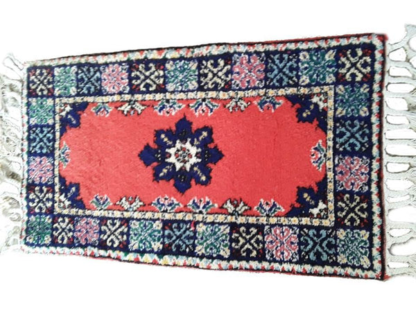 Moroccan old traditional carpet: Zarbia Rbatia (Rabat's Carpet)