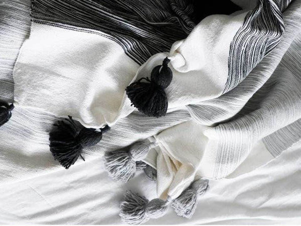 Timeless Black and White Bedroom Accessories