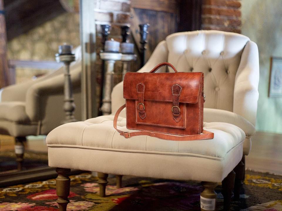 The Moroccan Corridor Guide to Men's Work Bags: How to Choose the Right One
