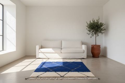 Izri — Minimalist White Studio