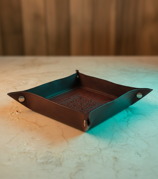 Leather Valet Tray Showcase