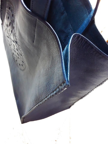 Shopper Bag with Central Medaillon